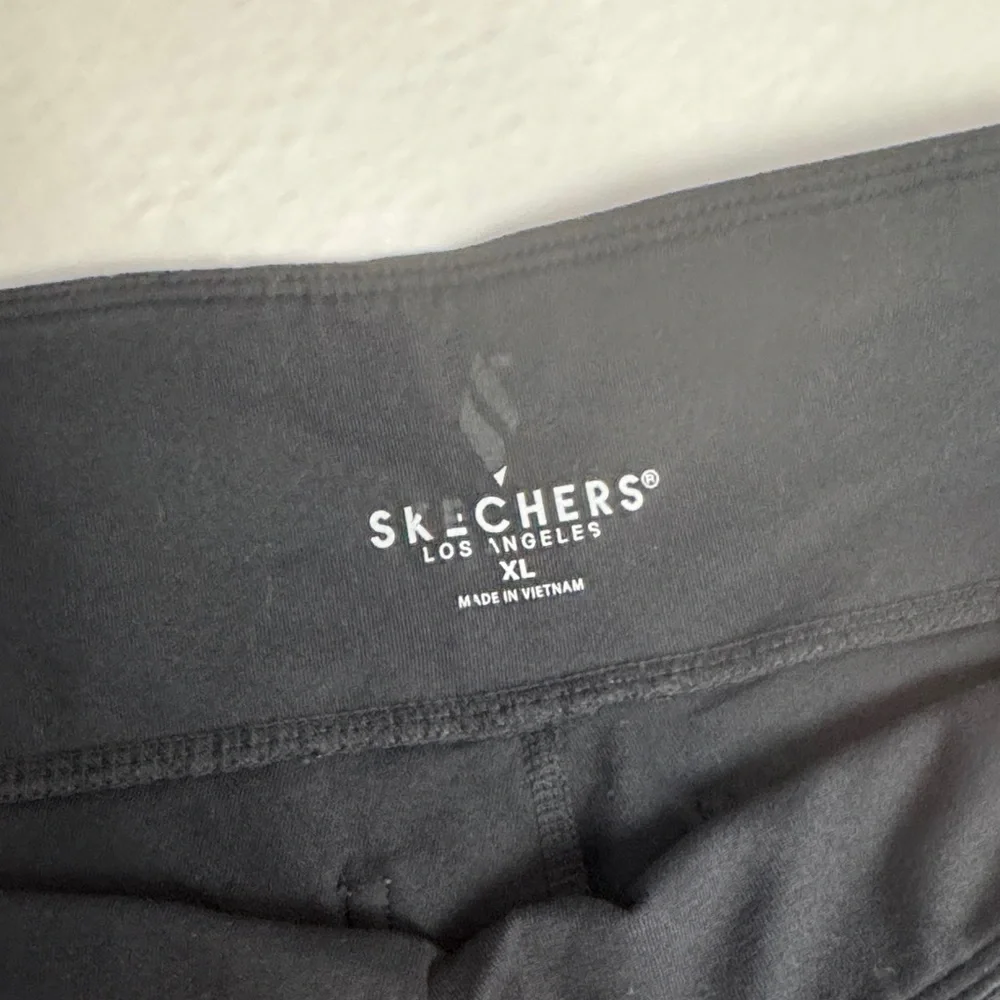 Skechers Black Activewear Yoga Pants - Picture 2 of 4